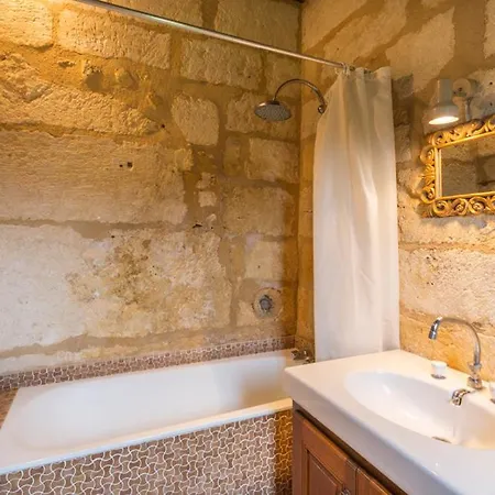 Chateau Sleeps 8 Pool Wifi Casa vacanze Mauzens-et-Miremont