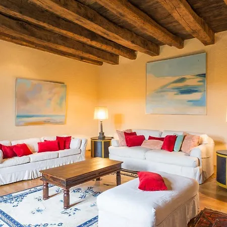 Chateau Sleeps 8 Pool Wifi Casa vacanze *